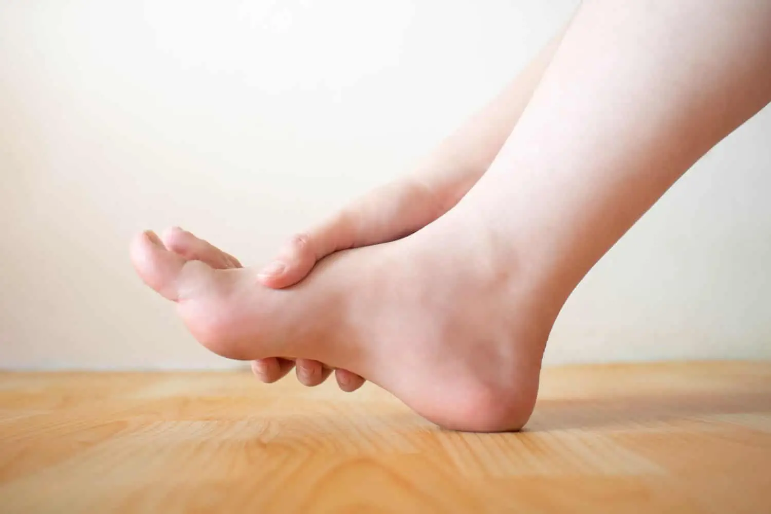 Come si fa a far passare il torpore a mani e piedi? Gli esercizi per riattivare la circolazione
